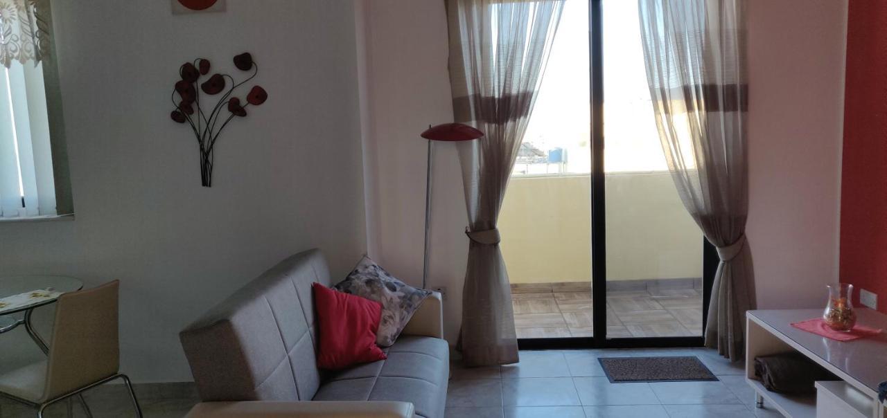 Panoramic Penthouse In Marsascala Which Enjoys Sea And Country Views Appartement Marsaskala Buitenkant foto