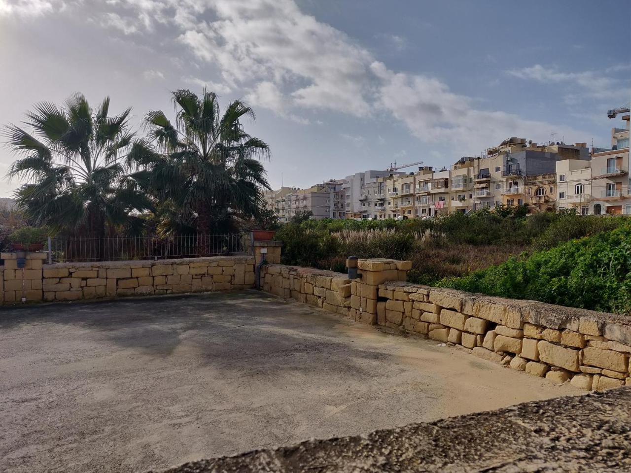 Panoramic Penthouse In Marsascala Which Enjoys Sea And Country Views Appartement Marsaskala Buitenkant foto