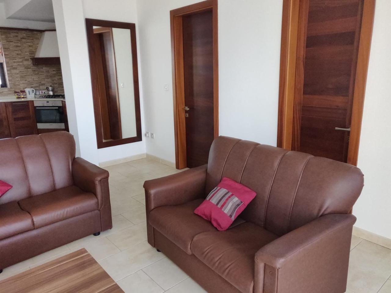 Panoramic Penthouse In Marsascala Which Enjoys Sea And Country Views Appartement Marsaskala Buitenkant foto