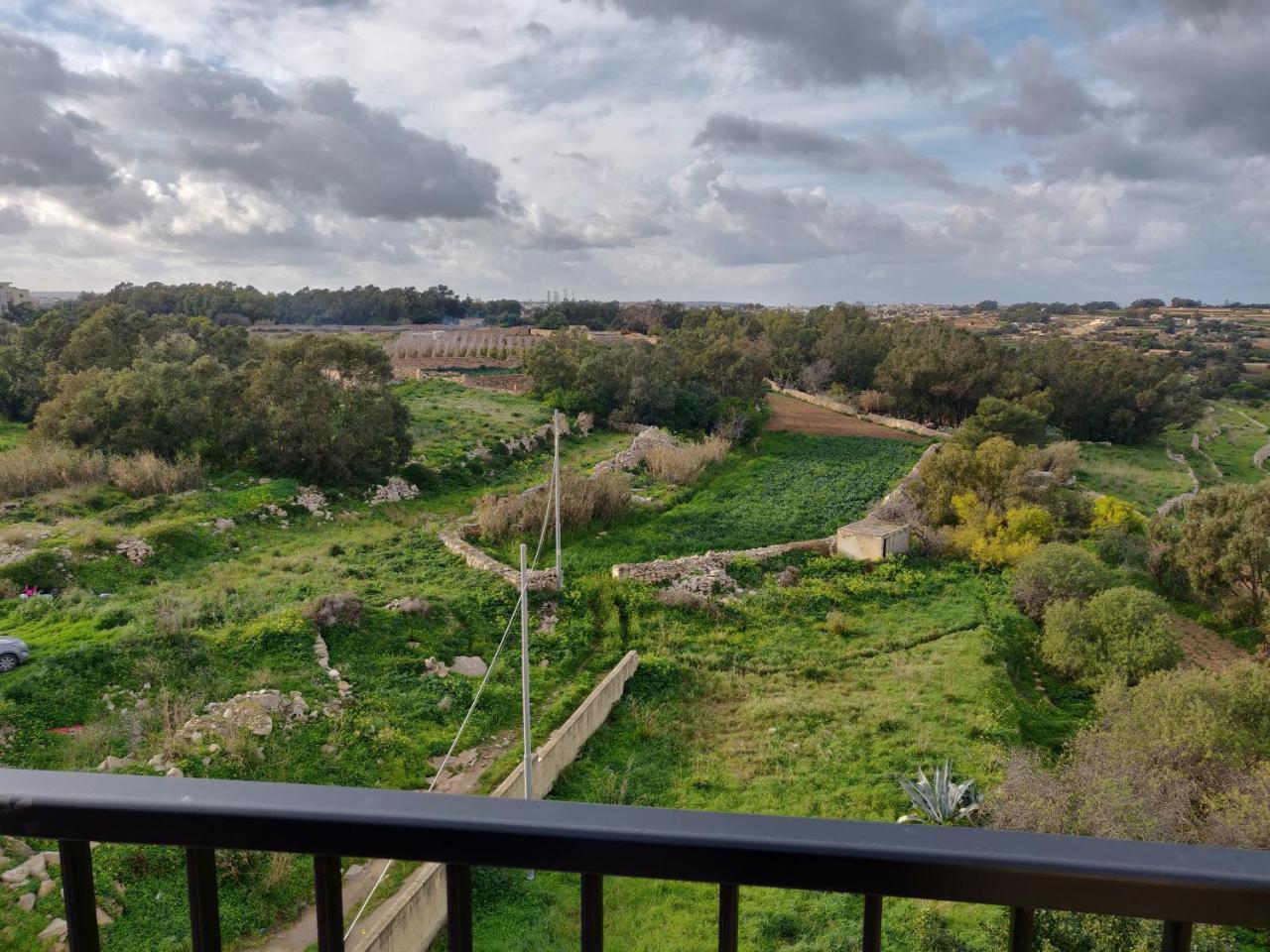 Panoramic Penthouse In Marsascala Which Enjoys Sea And Country Views Appartement Marsaskala Buitenkant foto