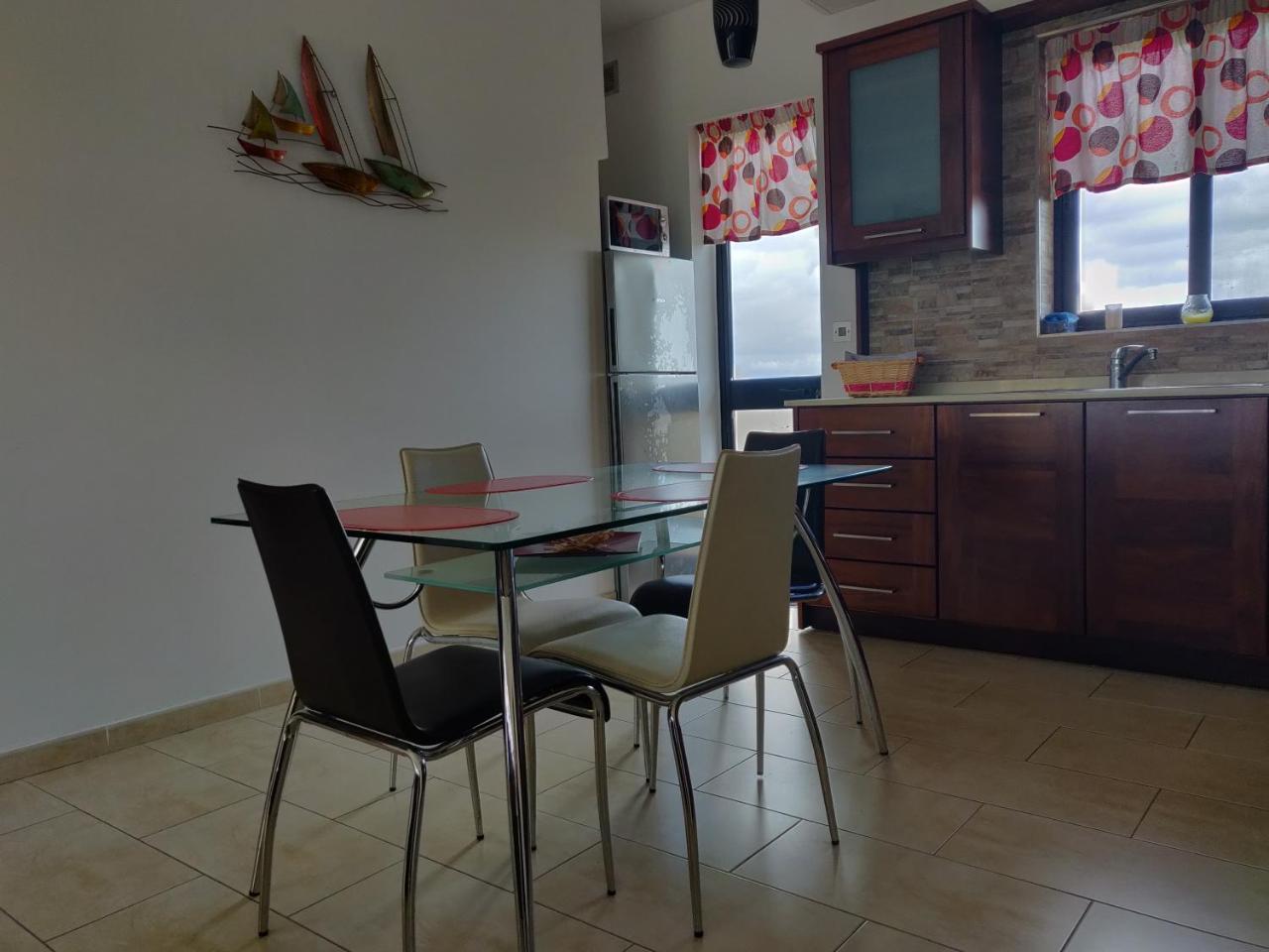 Panoramic Penthouse In Marsascala Which Enjoys Sea And Country Views Appartement Marsaskala Buitenkant foto