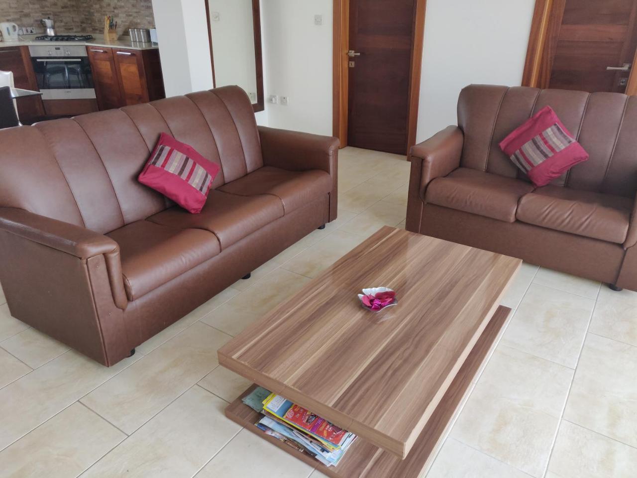 Panoramic Penthouse In Marsascala Which Enjoys Sea And Country Views Appartement Marsaskala Buitenkant foto