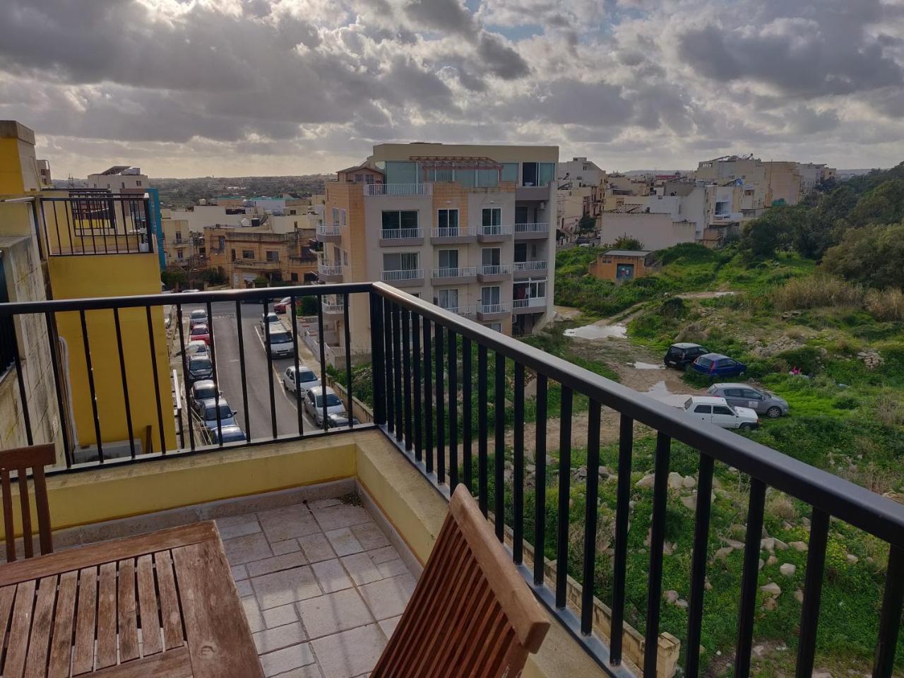 Panoramic Penthouse In Marsascala Which Enjoys Sea And Country Views Appartement Marsaskala Buitenkant foto
