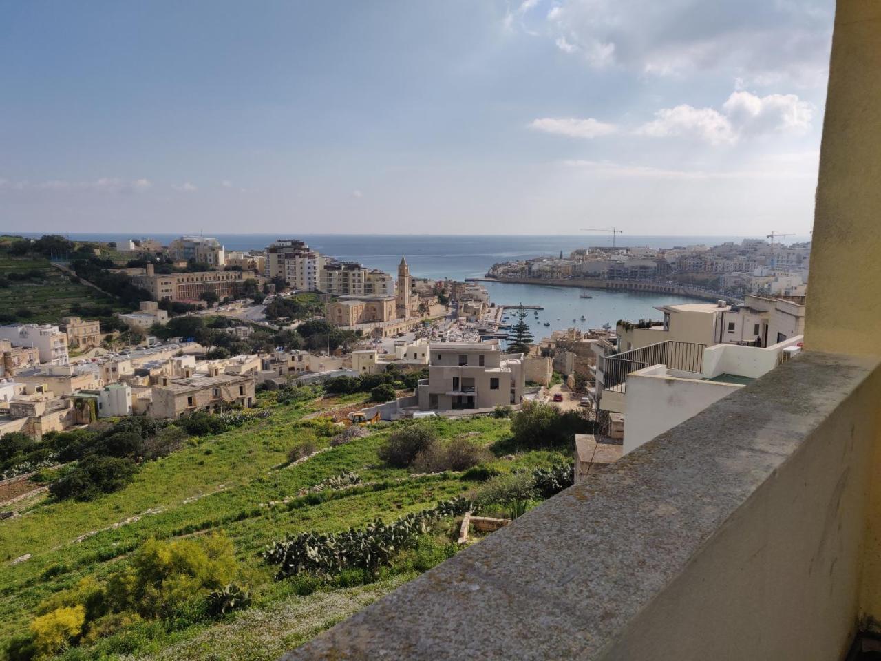 Panoramic Penthouse In Marsascala Which Enjoys Sea And Country Views Appartement Marsaskala Buitenkant foto